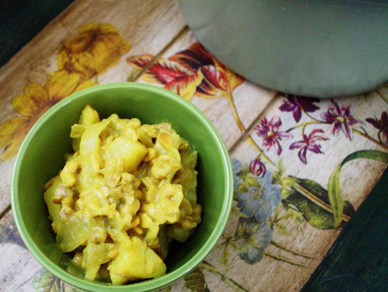 LetsDoOrganic's tweet photo. Tempeh Potato Coconut Curry Anyone? 
Image &amp; recipe courtesy of @JLgoesVegan 
https://t.co/cLJUXB0f0L https://t.co/gRDQ852d4f