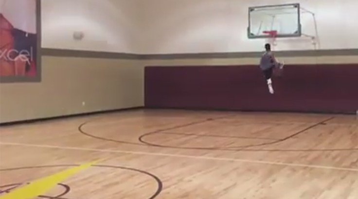 Guy Dupuy : marque du milieu du terrain et dunk ! gobasket.fr/guy-dupuy-marq…