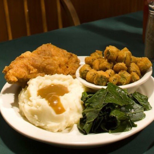 LizardsThicket's tweet photo. Happy #NationalFriedChickenDay Celebrate with us by stopping by for lunch or supper. https://t.co/U42hYoVQXR