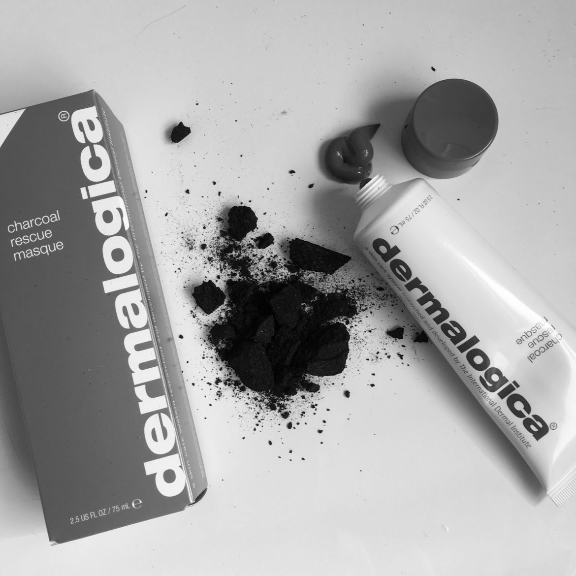 WOWbeaute's tweet image. You gotta have the @DermalogicaUK charcoal face mask! 👀 #skinsaviour #wowbeauty ow.ly/y3xe301Q1Dt