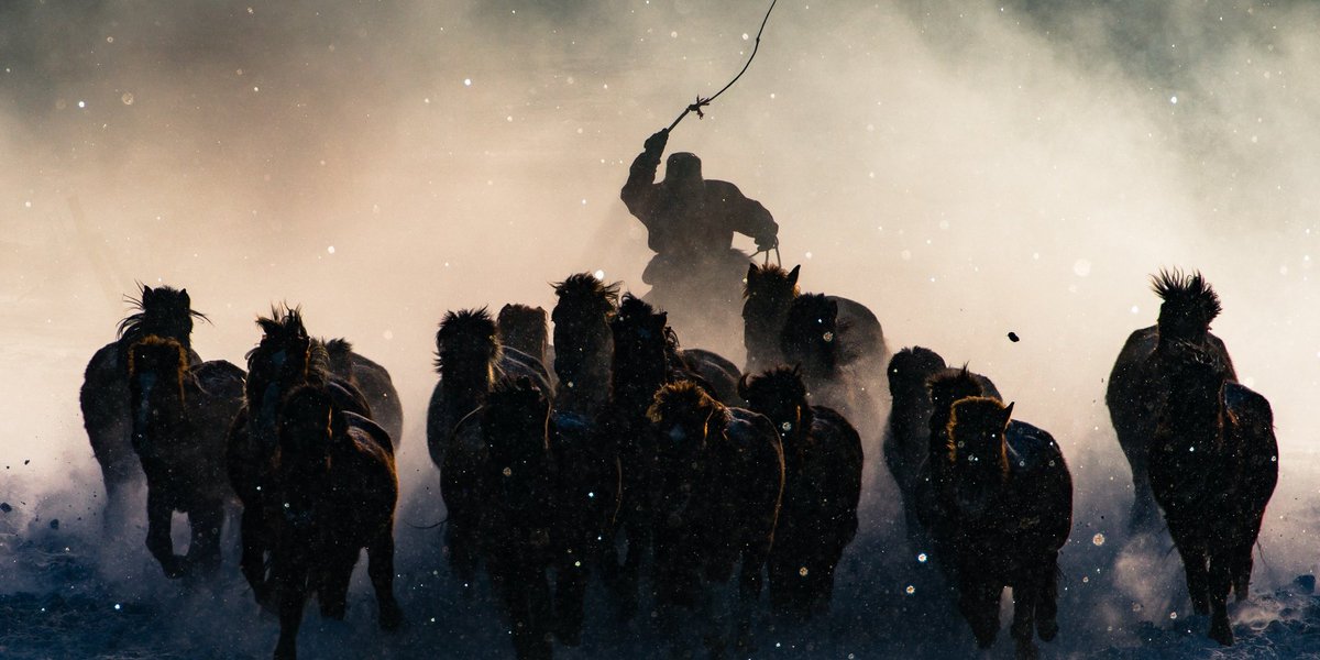 TapTagApp's tweet photo. These #travel photos will put your Instagram game to shame https://t.co/QNsOfXwONi https://t.co/AkwtDN8U0E