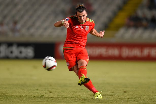 Excited for football tonight? Did you know <a href="/GarethBale11/">Gareth Bale</a> is a secret physicist? #Euro2016 sciencemadesimple.co.uk/curriculum-blo…