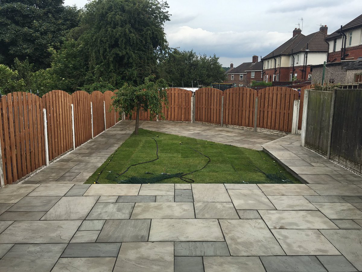 Another fine landscape created by mike hartley construction Ltd.
And more happy customers 👍👍👍