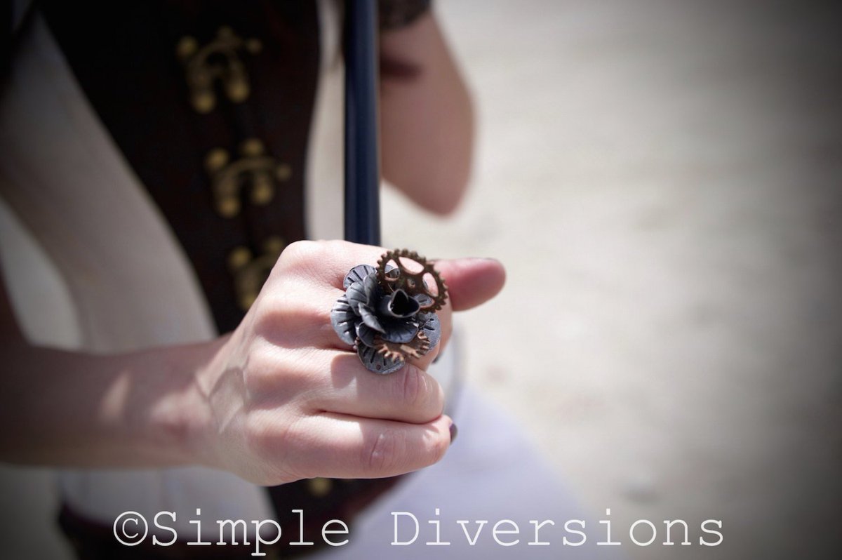 cjluke2004's tweet photo. Machine Rose Steampunk Ring Simple Diversions Clockwork Rusted… https://t.co/BgtLYy8Irj #steampunk #goth #RustyGears https://t.co/srmKeS48HZ