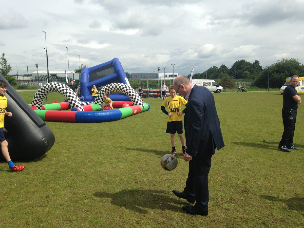 AnneBoydUK's tweet photo. The boss leading by example today @CWSchoolGames @ActiveCheshire @flowcrete #activeleader ⚽️👌 https://t.co/MB6GymGLPY