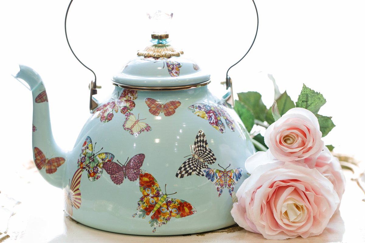 BaileyBoxes's tweet photo. Tag a bride who you think would love this @mackenziechilds tea kettle!
#baileybox #giftware #giftidea https://t.co/hbsImcNnF5