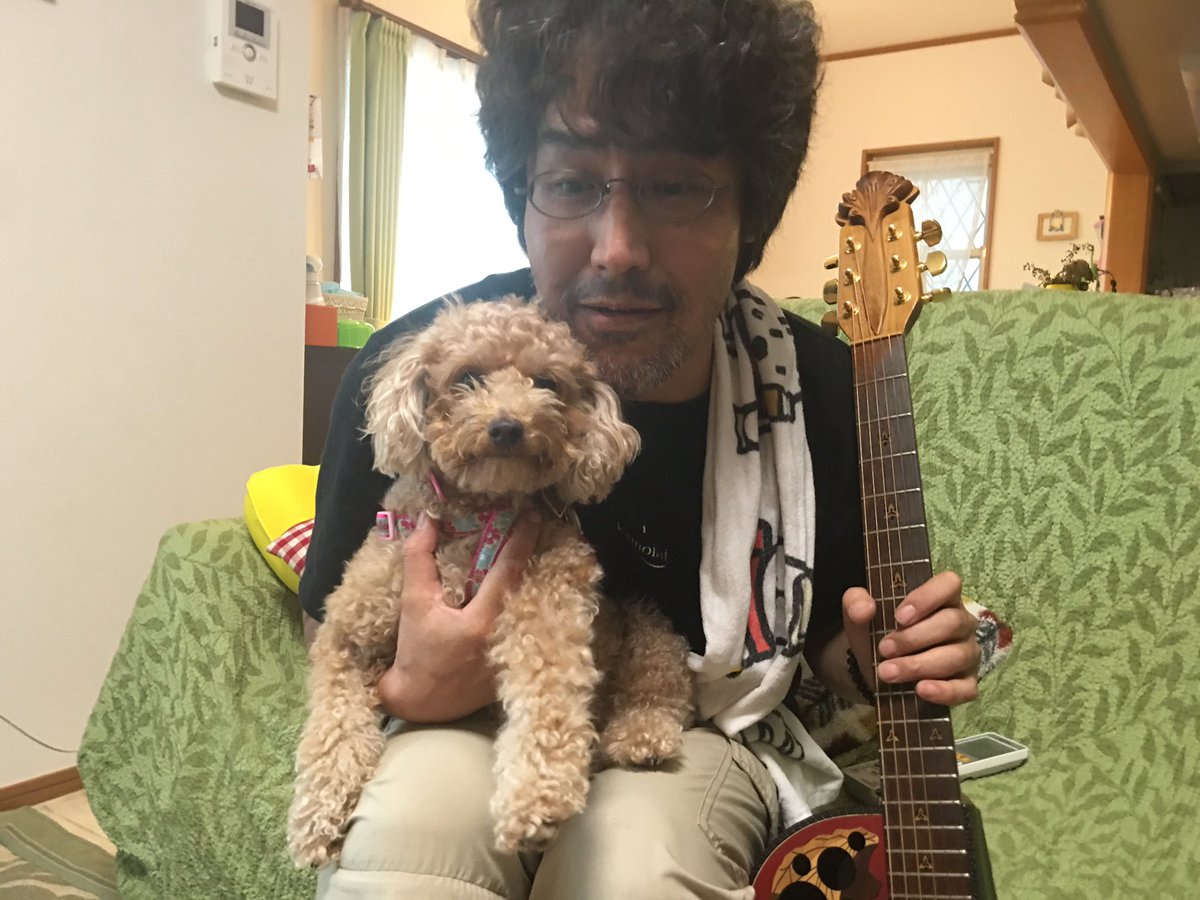 福山 芳樹 Twitterren 福山竜一と犬のもこちゃんの家に行ってきました もちろん8月27にやる会津田島でのライブの打ち合わせです 2人でできる曲を探したり 譜面をかいたり 居心地がいいので ずっといました ほんとにいい曲が多いので 目移りするよな