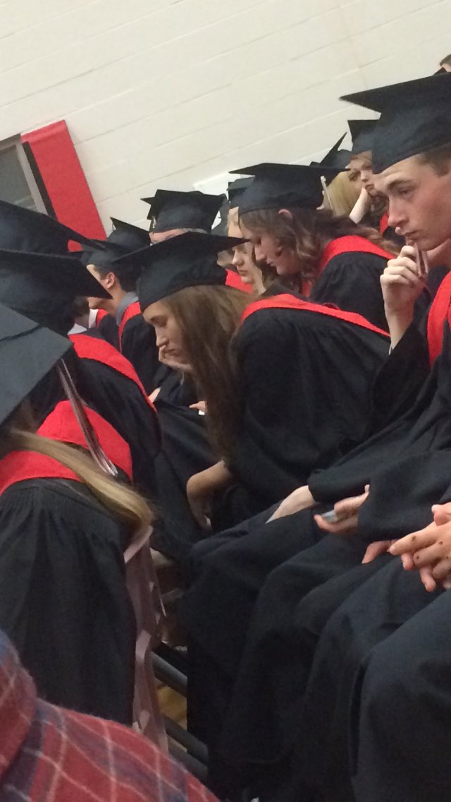 MGrayy81's tweet photo. My sister literally fell asleep at her grad https://t.co/m8bf1Xa1r6