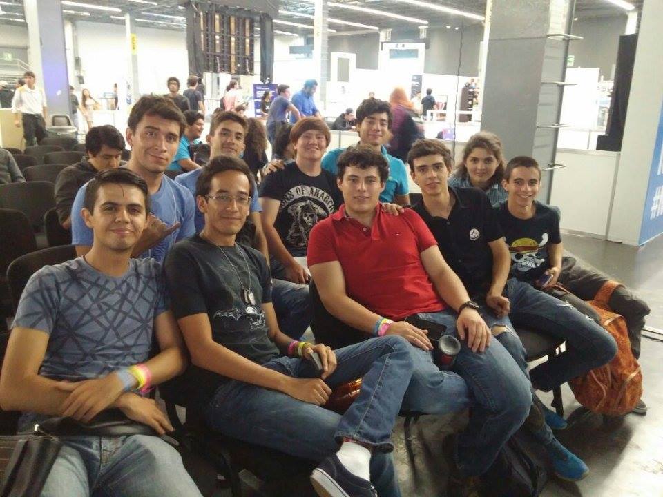 JaimeAlejandroo's tweet photo. No tengo solo un momento, pero este fué uno, el reunirme con mis amigos en #CPMX7 y vamos por #CPMX8 https://t.co/CdfRexlKxr