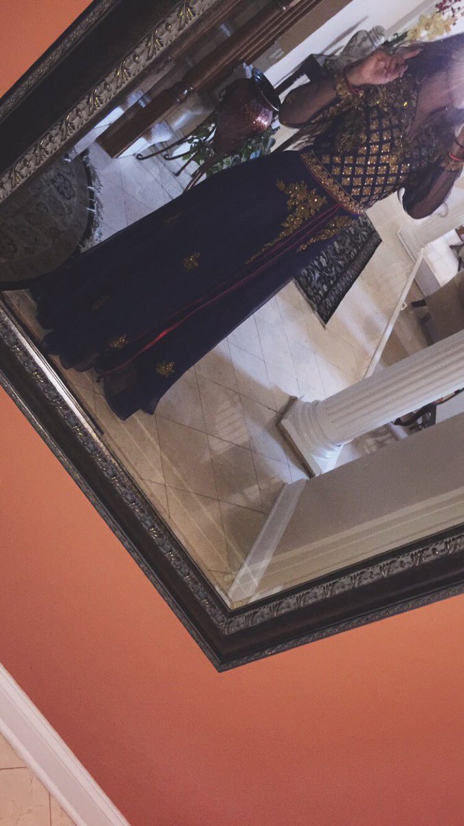 uhhhkayyy's tweet photo. EID MUBARAK 😛💖 #eidszn https://t.co/ekfFuBSELK