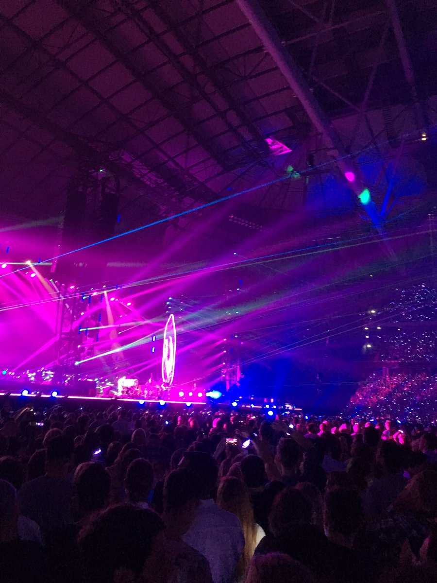 johanbark's tweet photo. Hyfsade upplevelser med @liisabark i sommar alltså..! #håkanhellström #coldplay https://t.co/wqRjLnblQR