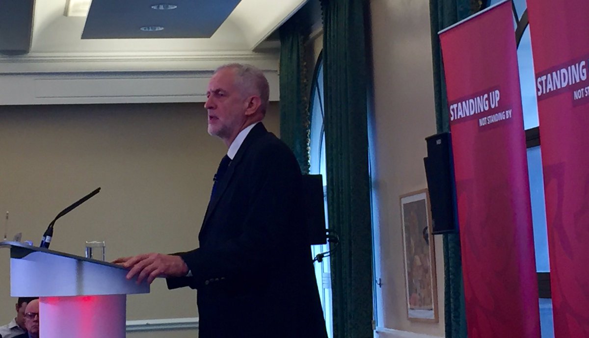labourlewis's tweet photo. Listening to @jeremycorbyn apologise on behalf of @UKLabour to the families of Iraq war victims #Chilcot https://t.co/aDMfMvpAcb