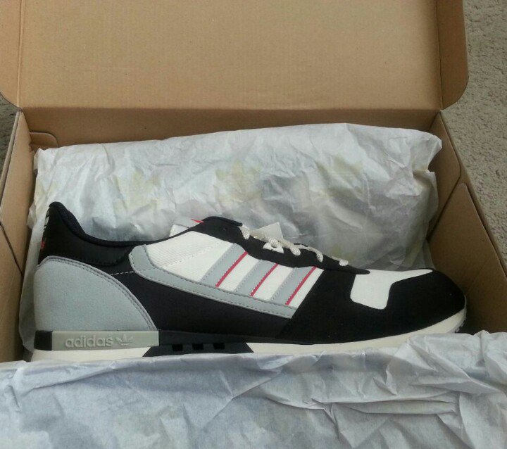 ShakaBoondock's tweet photo. @wex1200 always gotta respect the past to innovate the future! #Adidas #ZX550 #OG https://t.co/wALUcZnEJu