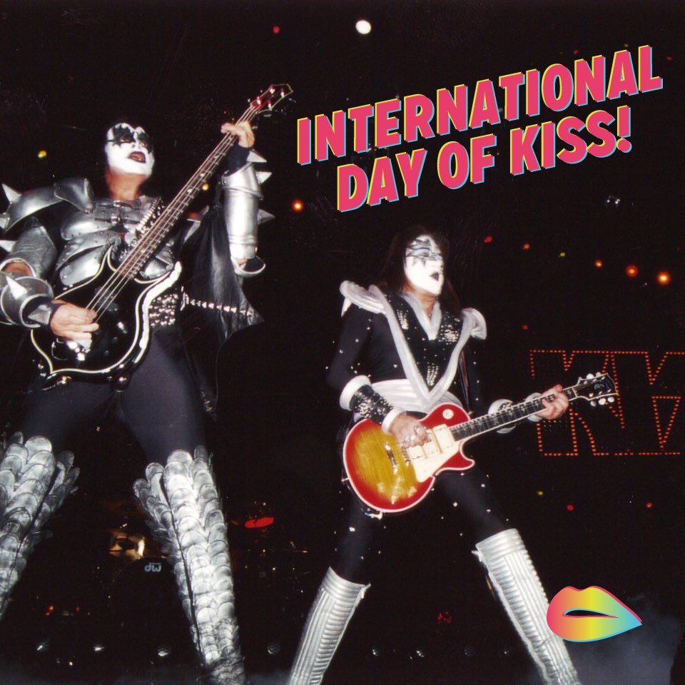 Oh_Prints's tweet photo. Happy International Day of #kiss... Wait ... Or is it #InternationalKissingDay? #oops #ourbad #kissfans #ohprints https://t.co/QmMjeOhfrZ