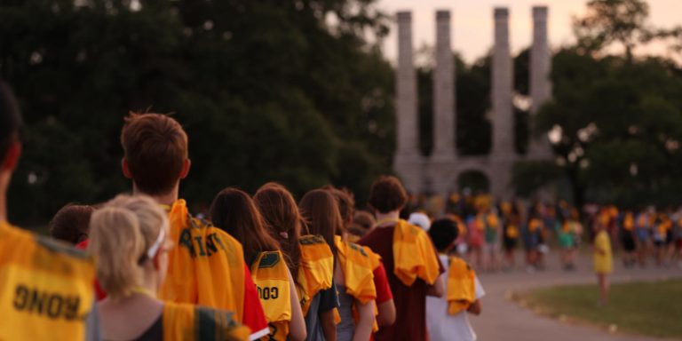 BaylorProud's tweet photo. #Baylor Line Camp -- turning nervous freshmen into confident Bears since 2001: https://t.co/RiNLAcfhvC https://t.co/oDbUdXKR5L