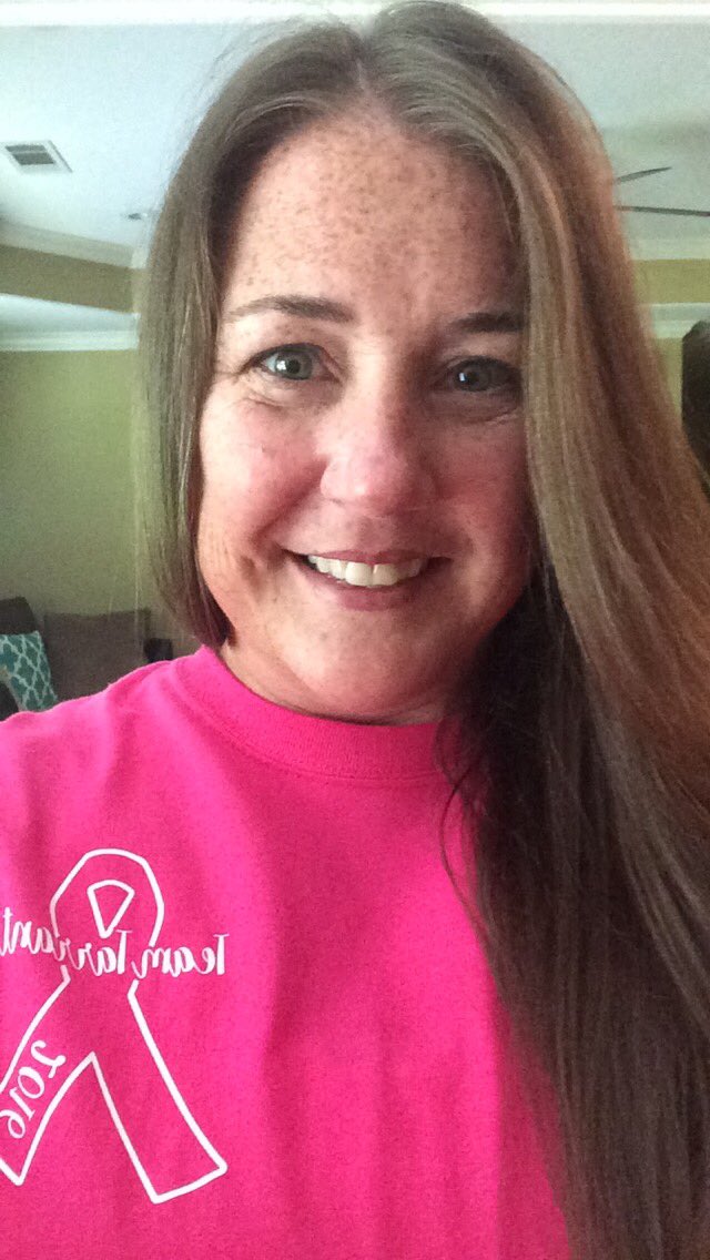 lisahardage's tweet photo. Representing my friend today on her last day of treatment! #teamtarrant @CentralCabotpK4 @ReneeTarrant https://t.co/5YrzsbY6Sq