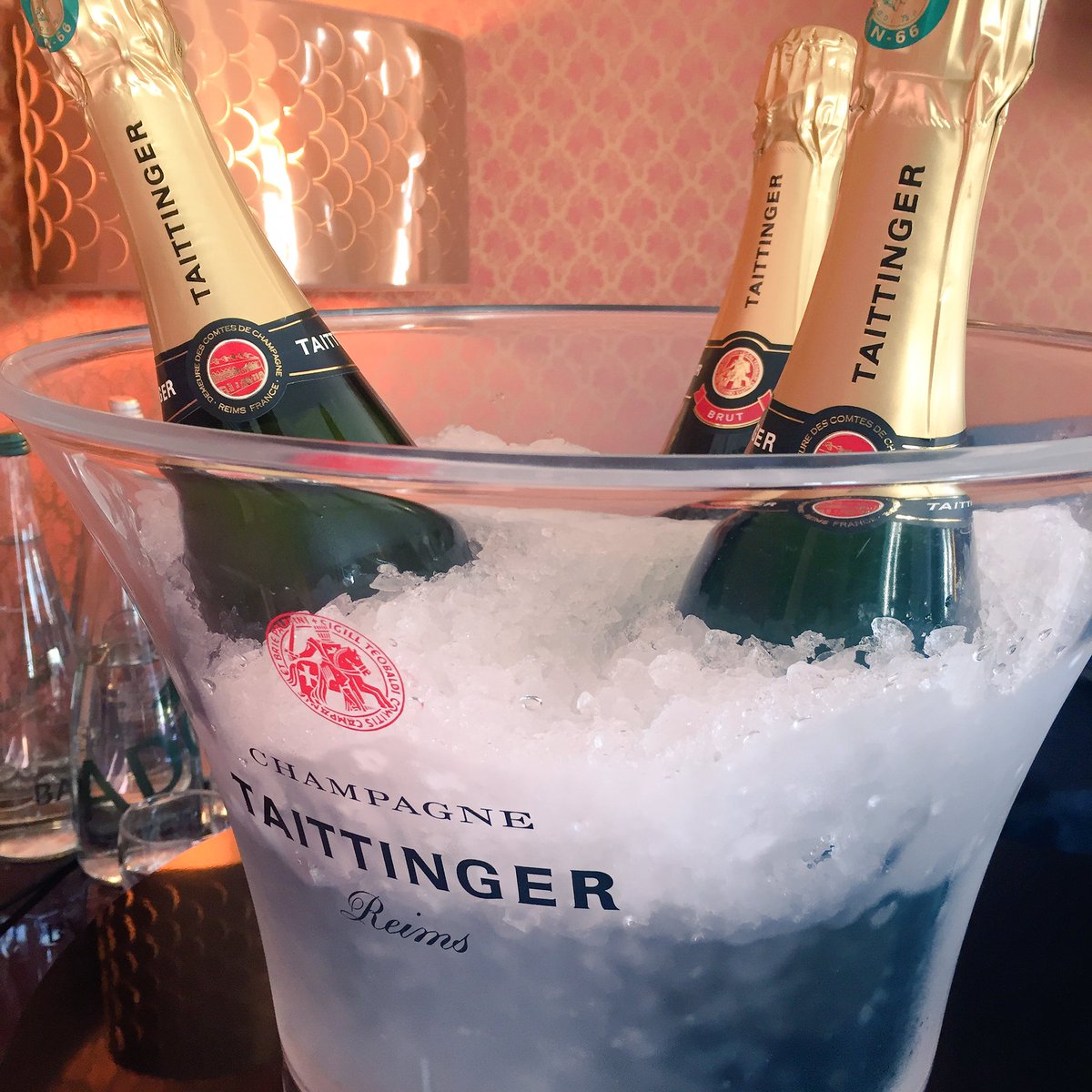 Riffbarbara's tweet photo. Bienvenue dans la suite Melba de @HotelEdouard7 avec @Taittinger_FR ! #AfterworkChampagneOpera https://t.co/lLv7VonLfc