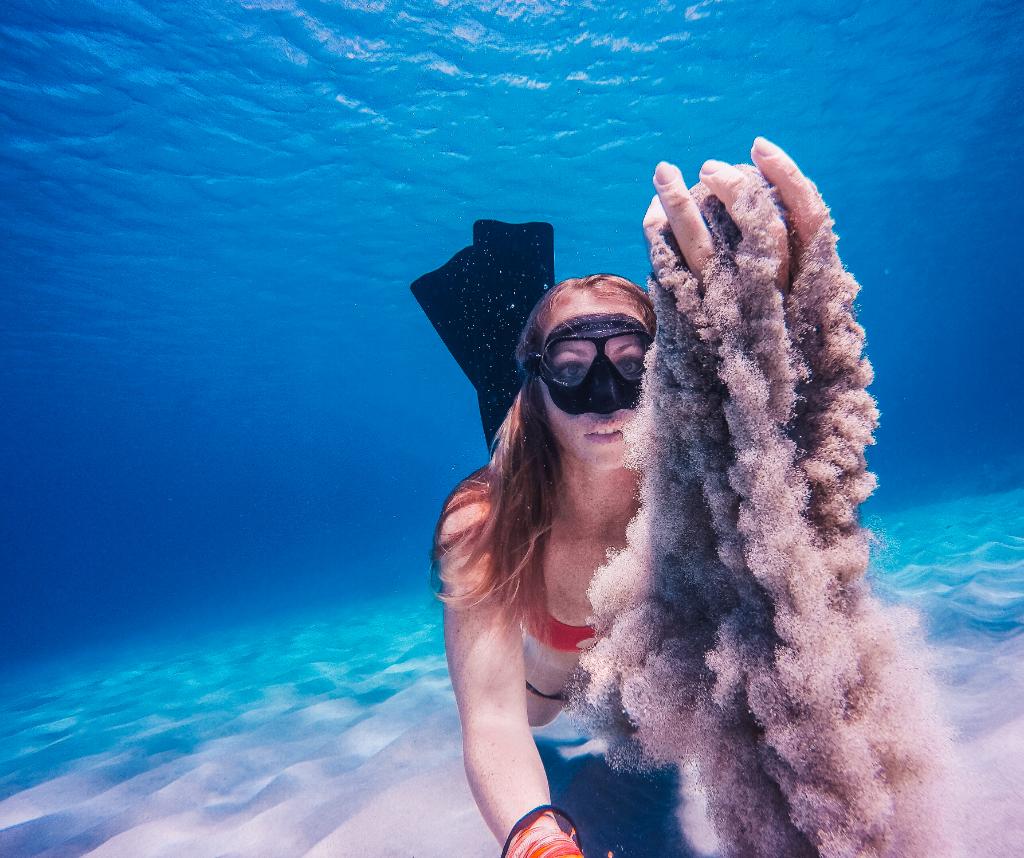 GoPro's tweet photo. Photo of the Day! @cilla_johnson is all about that #Beachlife. #GoPro #GoProGirl #Hawaii https://t.co/x53HBSdCm2