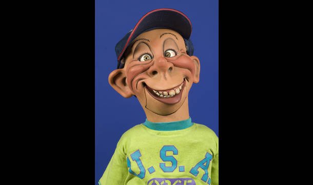 DanaScullyMulde's tweet photo. Hey @jeffdunham I was wondering is #MortimerSnerd #BubbaJ's grandfather? They look like they could be. :) #Spooky https://t.co/hK6DseJjhr