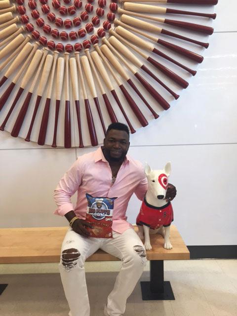 TargetNews's tweet photo. Home run! @DavidOrtiz joined guests at Boston Fenway @Target sampling his @BigPapisKitchen chips, salsa and hummus. https://t.co/GhUKpIybcF