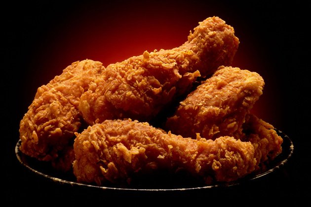 DineLBC's tweet photo. It's National Fried Chicken Day! Where is YOUR favorite place to get some in the LBC? #DineLBC https://t.co/mjOvb6N8Kw