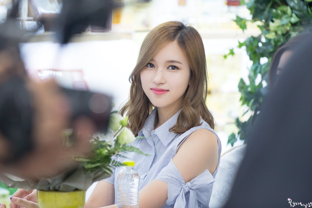 _Flower_Mina's tweet photo. 160706 네이처컬렉션 팬싸인회 미나님
될수만있다면 전 언제까지나 미나님의 곁에 천사가 되고싶어요..
#MINA #TWICE #미나 #트와이스 https://t.co/7ffpQCNPq4