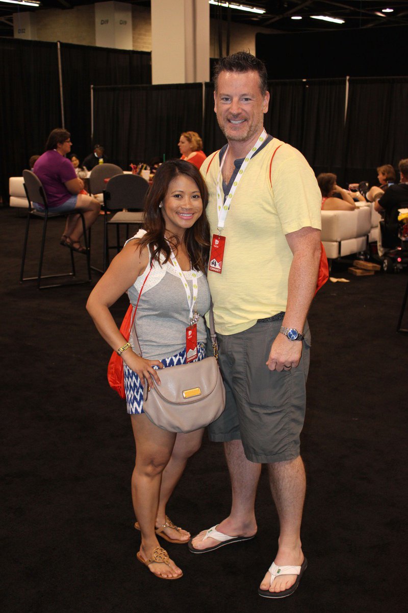 selectall's tweet photo. None were more out of place at #VidCon than the dads. @adampopescu observes: https://t.co/w3f0AfWXN0 https://t.co/T0JoeXmz7l