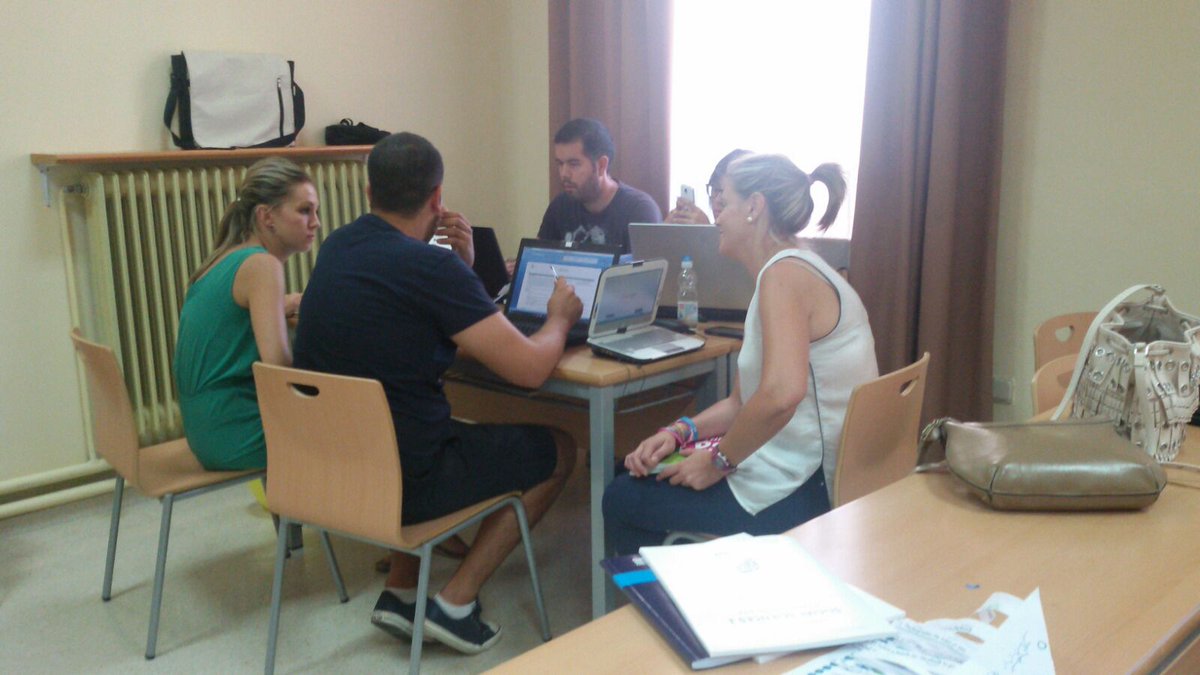 SafaVerano's tweet photo. Curso de clic #evsafa2016 @fundacionsafa https://t.co/M83395idEP