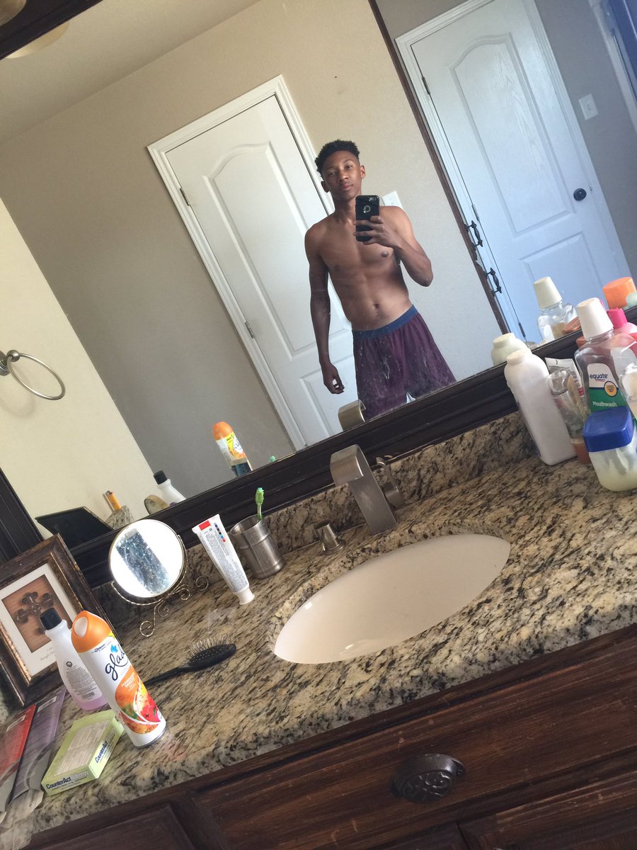 Tizzle33 tweet picture