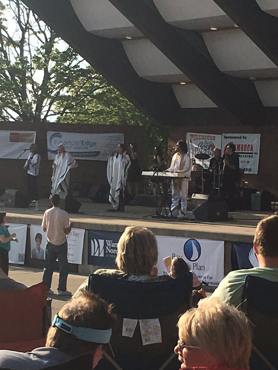 valwelch's tweet photo. Rickin' it out with Abbamania while promoting HAP in Bay City! #teamhap #hapmichigan https://t.co/Gn5zUXIR22