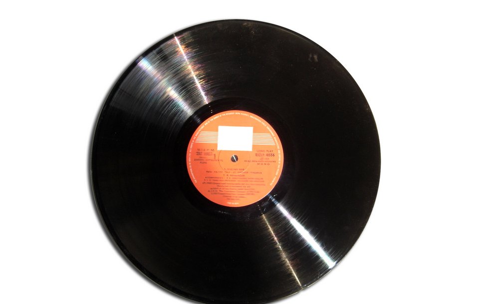 WolfGangPR's tweet photo. To Sell, or Not to Sell? The Indie Artist's Dilema https://t.co/ZJgeGmH2aF https://t.co/O3SKBeWnXH