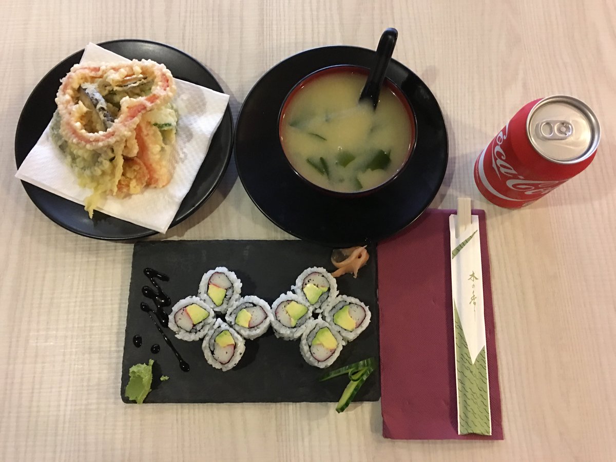 LAURAROA_2's tweet photo. @jaumesingla saludos. yo creo que te puede gustar restaurante japones a domicilio https://t.co/2lfypWq98j https://t.co/GXoJ64lYrA