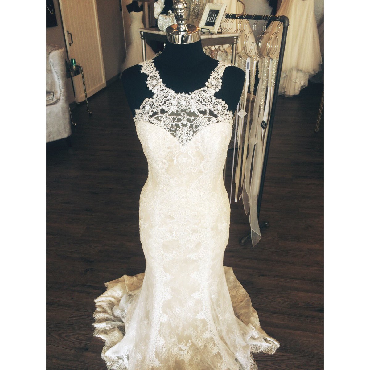 silk_bridal's tweet photo. Come in this weekend &amp; take advantage of our flash sale! Many of our dresses will be sold at discounted prices! https://t.co/xtVLM1GMKf