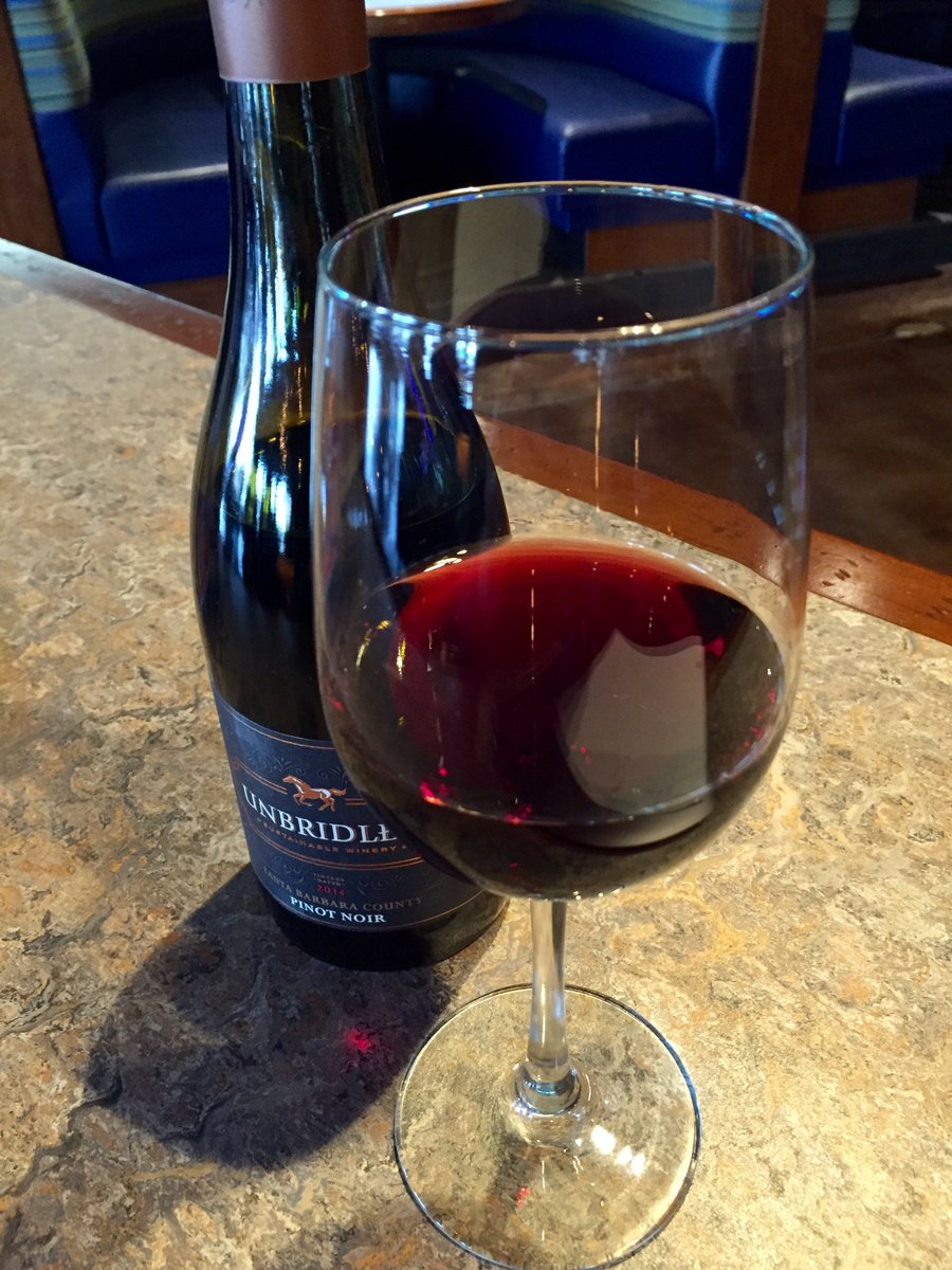 bowlelt's tweet photo. It’s #WineWednesday! Grab your friends and share a ½ off bottle of wine and an $8 flatbread pizza. #chulavista https://t.co/UTLytsbsk6