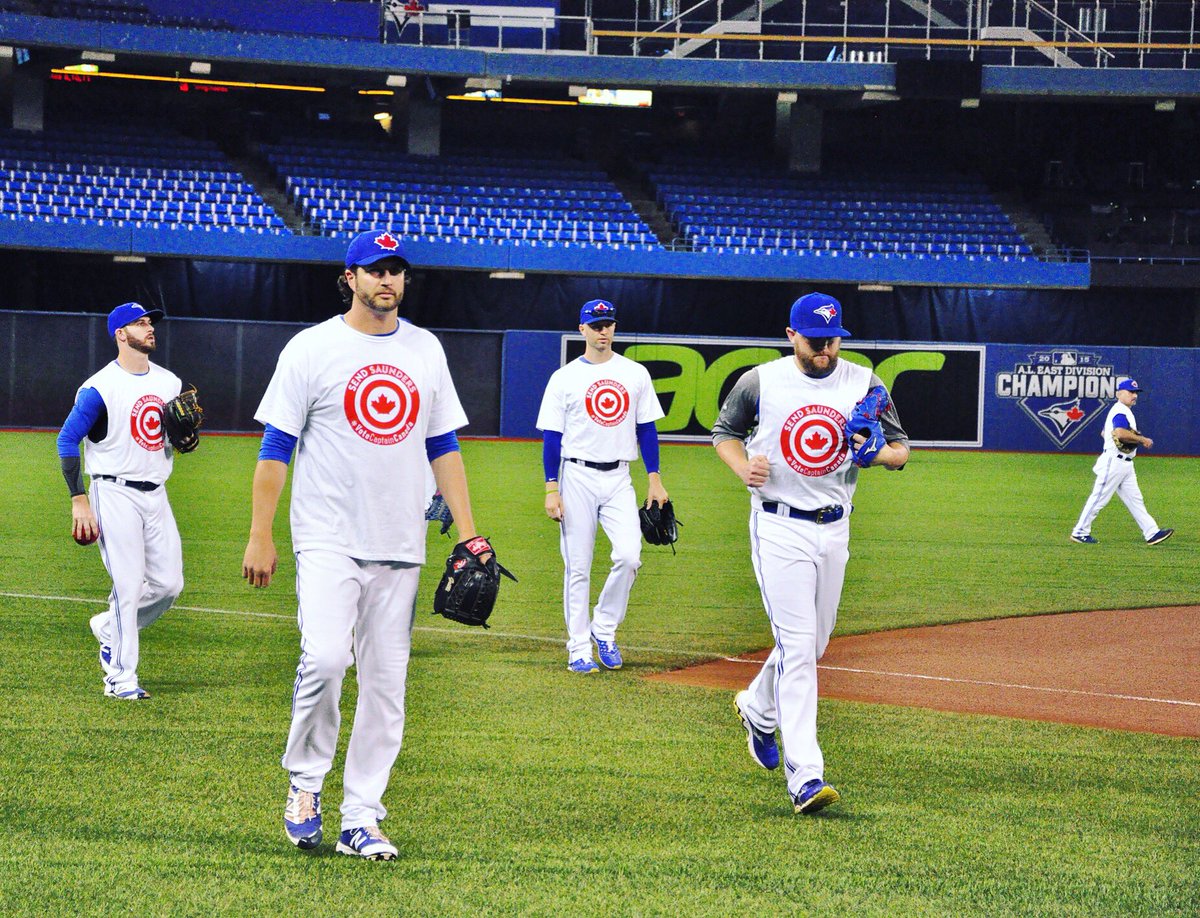 When the whole squad has your back! #VoteCaptainCanada 🇨🇦⚾️