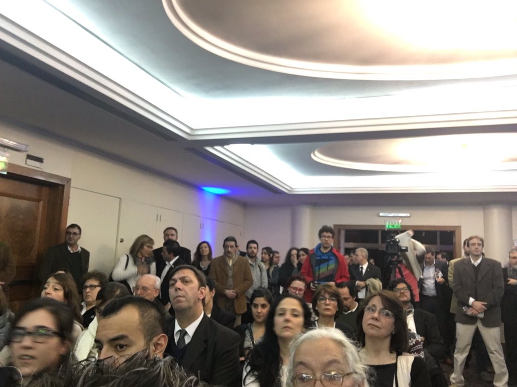 sergimiranda's tweet photo. Sala repleta en el lanzamiento de @mvdbureau en #HolydayInn https://t.co/55jIHeA0x5