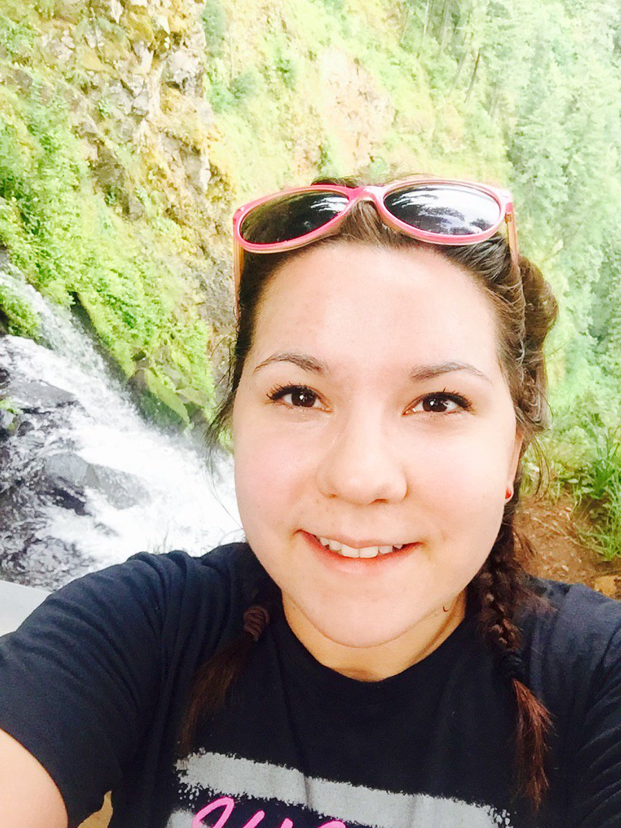 GearfireJess's tweet photo. #WaterfallWednesday #Oregon #SummerSuns https://t.co/lBC5eJBXIc