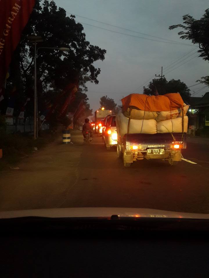05.50 wib  Arus lalin Guyangan Nganjuk arah Madiun padat,