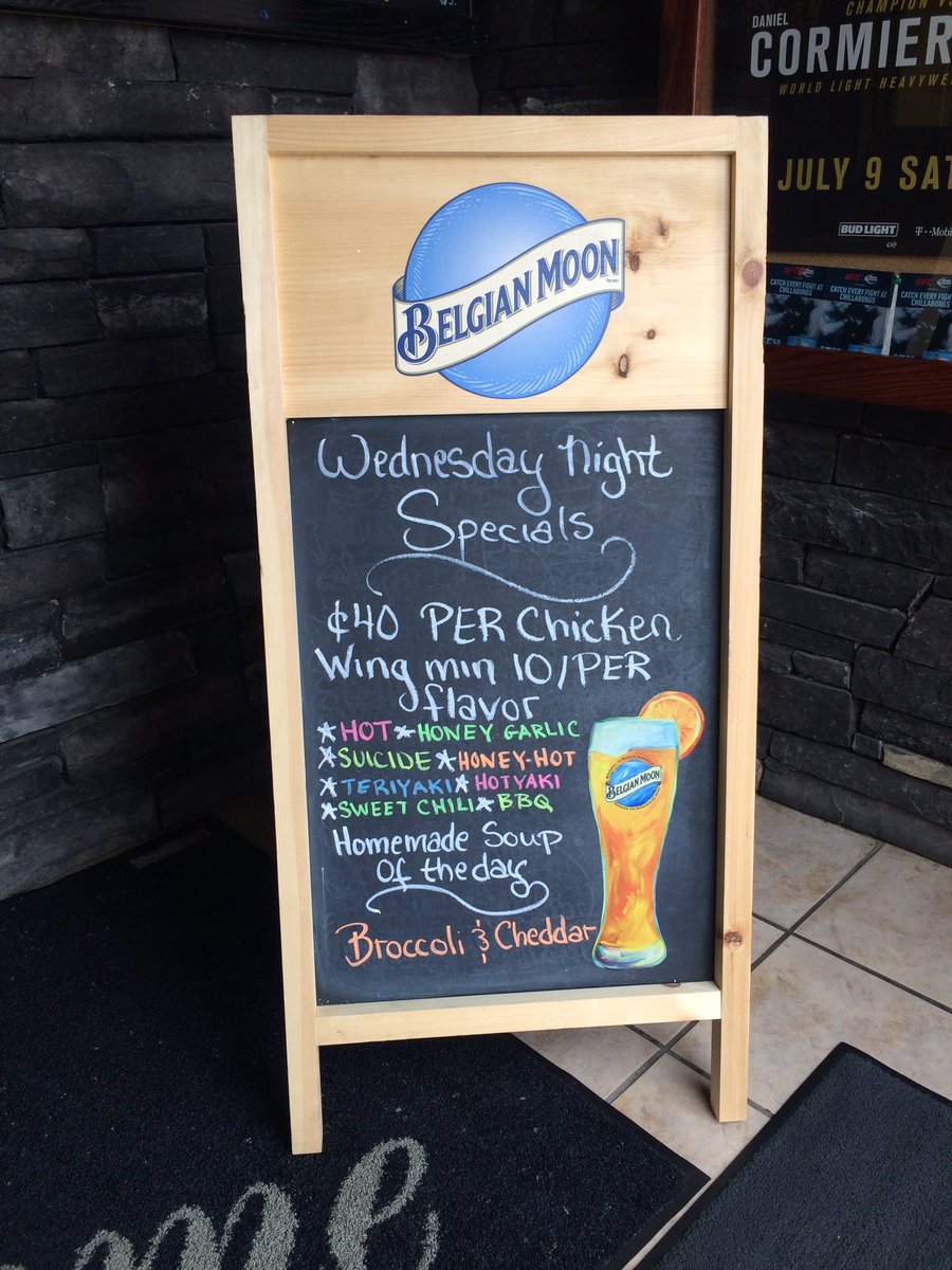Chillabongs's tweet photo. We will help you get through #HumpDay! #Wings #Beer and more #Beer https://t.co/DcsX7Q3FP3