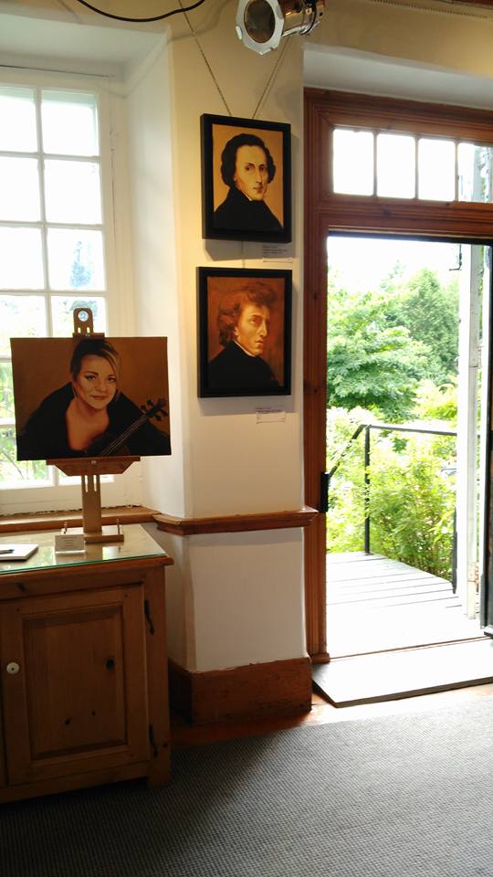 _ElleElle's tweet photo. @winurbain 
"Les Grands de la musique classique" s'exposent à la Maison Antoine-Lacombe...
Lise Lefebvre, bénévole https://t.co/RBykIb5z3b