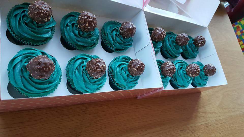 bellaelaines's tweet photo. A birthday girl liked teal ๐ #tealcupcakes #nutellastuffed #bellaelaines #cheshire #cupcakes https://t.co/8e7UFb4jPR