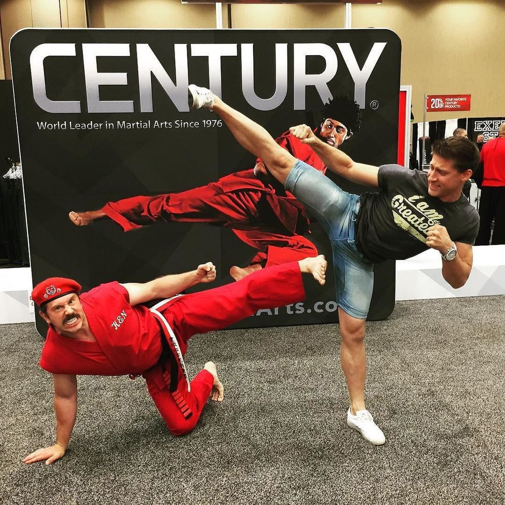 AlainMoussi's tweet photo. #kickpics Kickin' it with #masterken at the #masupershow in #vegas π Check out my bio for a link to my live broadcaβ¦ https://t.co/T7ruTyzRuP