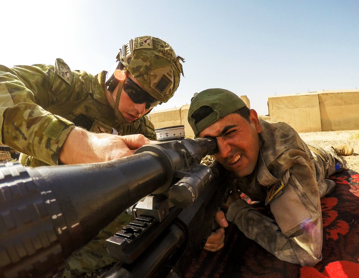 تدريبات الجيش العراقي الجديده على يد المستشارين الامريكان  - صفحة 4 Cmt5E32WIAAWcO2