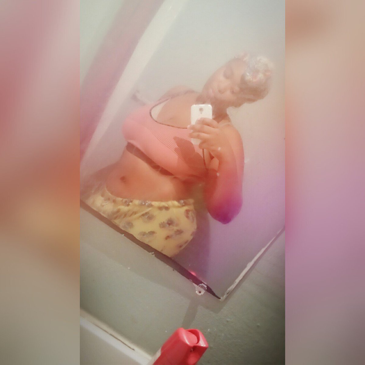 OddlyBeautiiful's tweet photo. Cause I'm A Proud Fat Girl😊😍😚 https://t.co/e5o4WnddVO