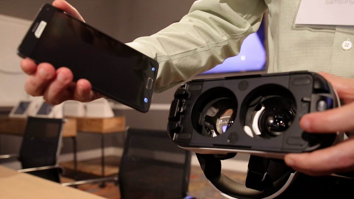 TechCrunch's tweet photo. Signs of a new Samsung Gear VR are surfacing https://t.co/H0QLnRVeVF by @lucas_matney https://t.co/dJMcJxTEzI