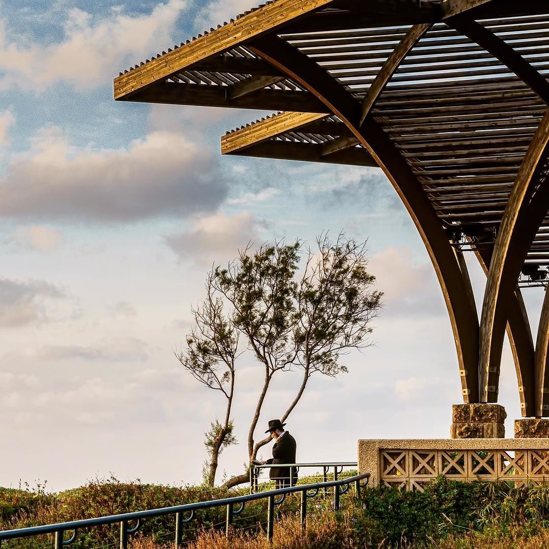 kevinwenning's tweet image. A solitary moment for a prayer in Netanya Israel #intentionallylost #israeli_moments #netan… buff.ly/29MVrDW
