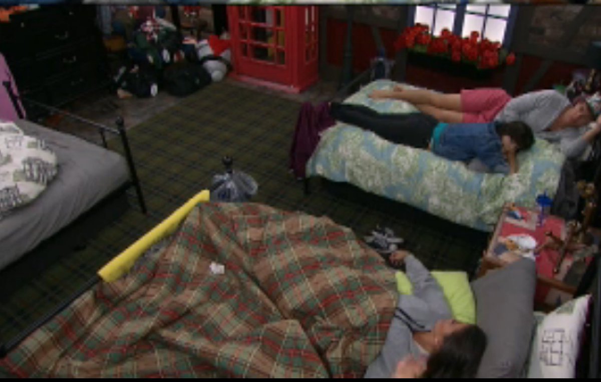 BBInquisitor's tweet image. Like… oh my god Becky.. we are late for recess #WhatIsNext #NotePassing #BB18