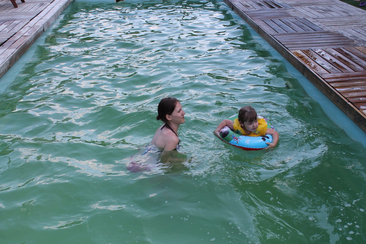 Daria_Darmin's tweet photo. #waterpoolfun ;) https://t.co/sf6TKLkYTE