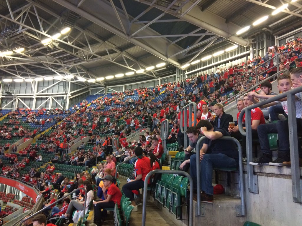 tomosmorgannews's tweet photo. 15 mins to go....like a nightclub in the stadium! #togetherstronger #bringithome #walpor #EURO2016 #cardifffanzone https://t.co/EsHJ4p0G5q