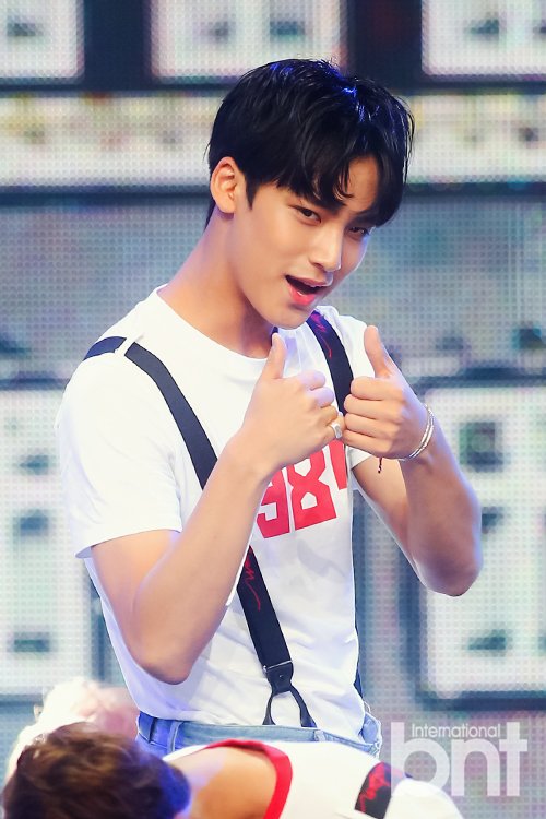 goseventeen's tweet photo. [HQ] 160706 #SEVENTEEN #MINGYU @ MBC SHOW CHAMPION https://t.co/QumYBLfyjf